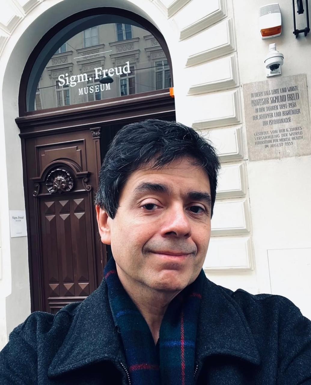 Roberto Santoro Pires De C. Almeida